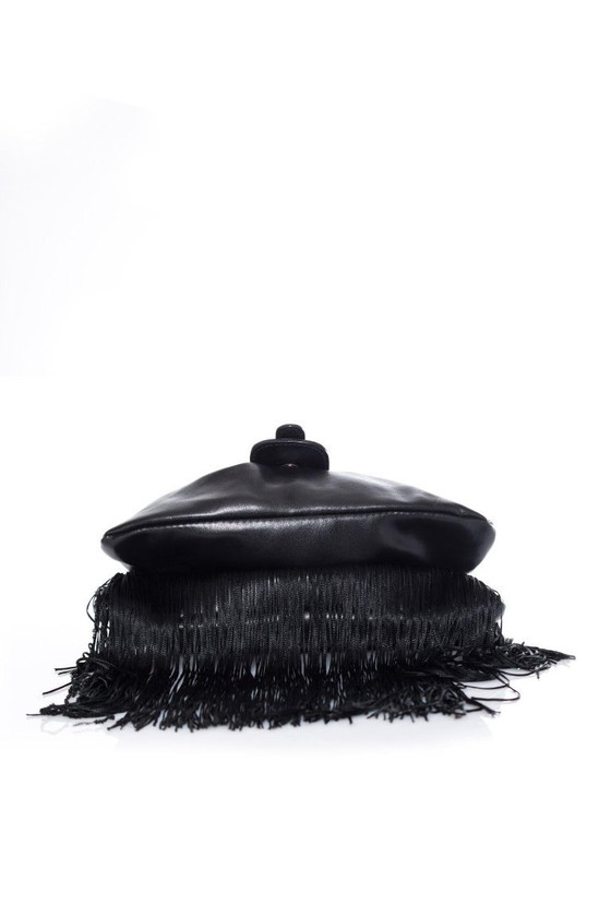 Image 1 of Borsa vintage Emporio Armani in pelle nera con frange.
