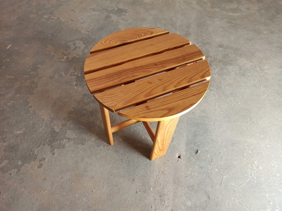 Vintage bijzettafel van grenenhout met latten – Wood (photo 8 of 11)