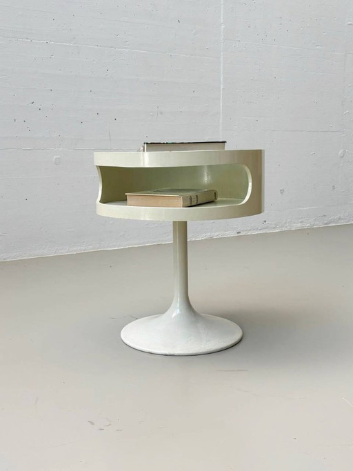 Mesita auxiliar de diseño Luna de Opal Small Furniture, década de 1970.