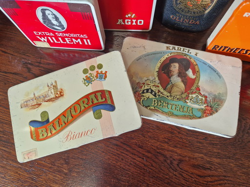 8 vecchie scatole di sigari senza contenuto