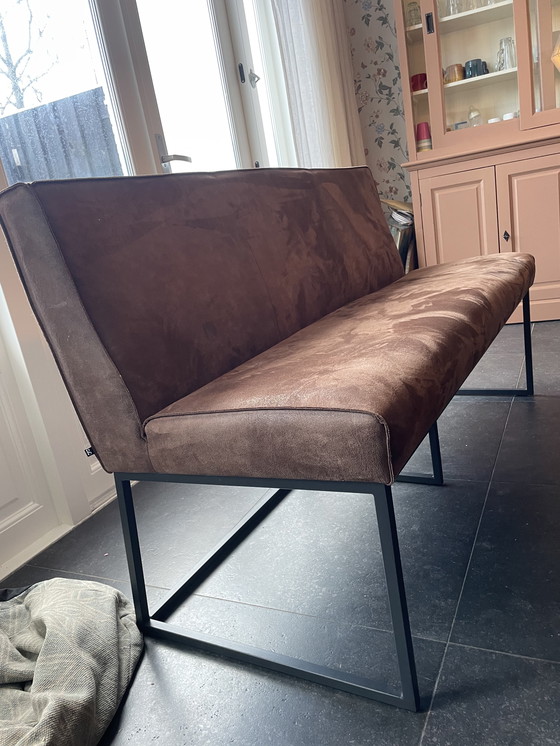 Image 1 of 4 chaises de salle à manger et un canapé assorti