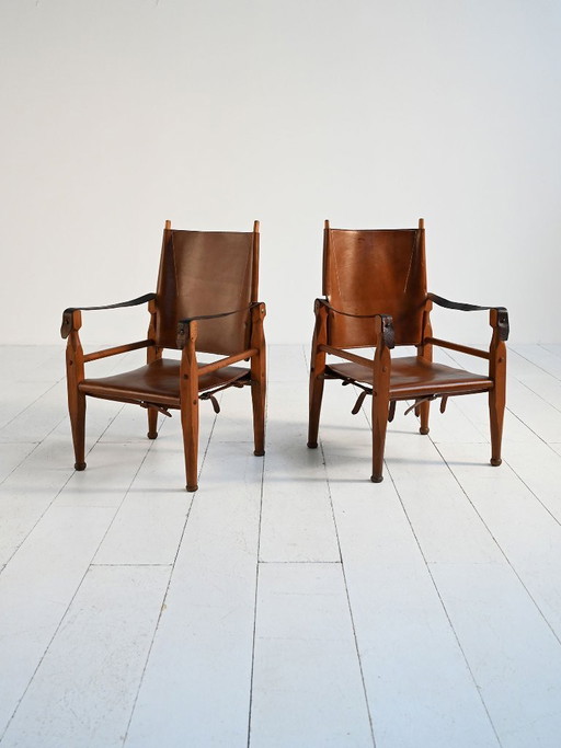 Een paar Scandinavische leren safaristoelen