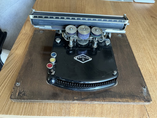 Antique Typewriter Frolio 5 (1910-1920)