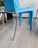 Conjunto icónico de 4 sillas Luis XX diseñadas por Philippe Starck para Vitra (1998).