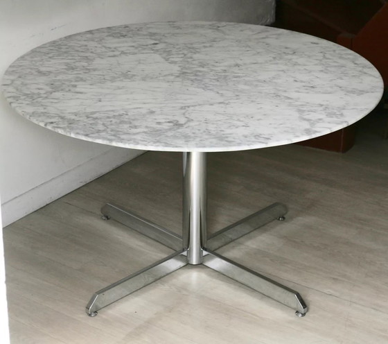 Image 1 of Marmeren en stalen tafel Frankrijk, Circa 1970