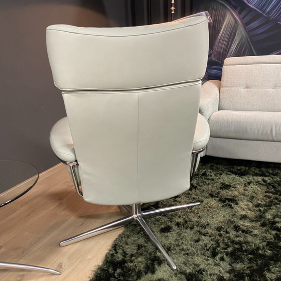 Image 1 of Poltrona relax Stressless Berlin con poggiapiedi M