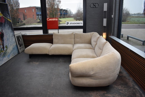 Image 1 of Canapé-lit Cassina Moncloud design, état neuf.