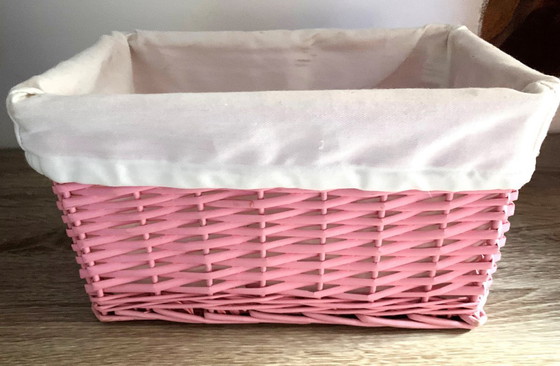 Image 1 of Großer rechteckiger Korb aus rosa Weide und besticktem Canvas