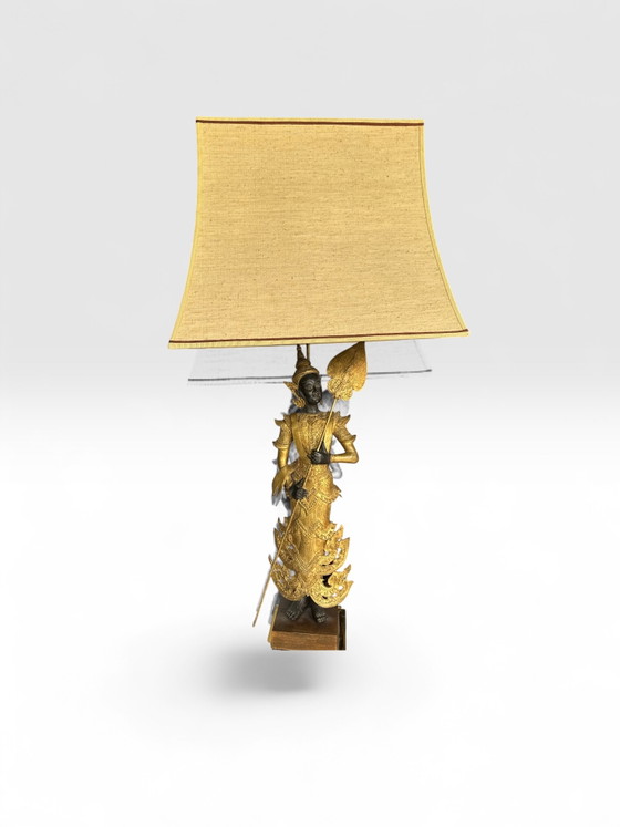 Image 1 of Dekorative, figürliche Tischleuchte in Bronzeoptik

