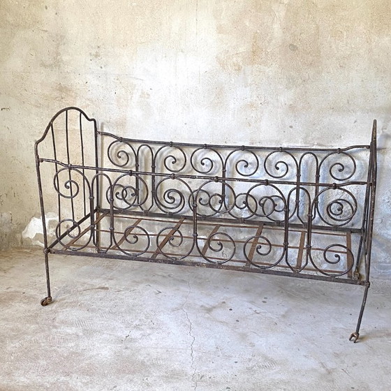 Vintage Smeedijzeren Bank – Eenpersoonsbedden, Iron (photo 3 of 8)