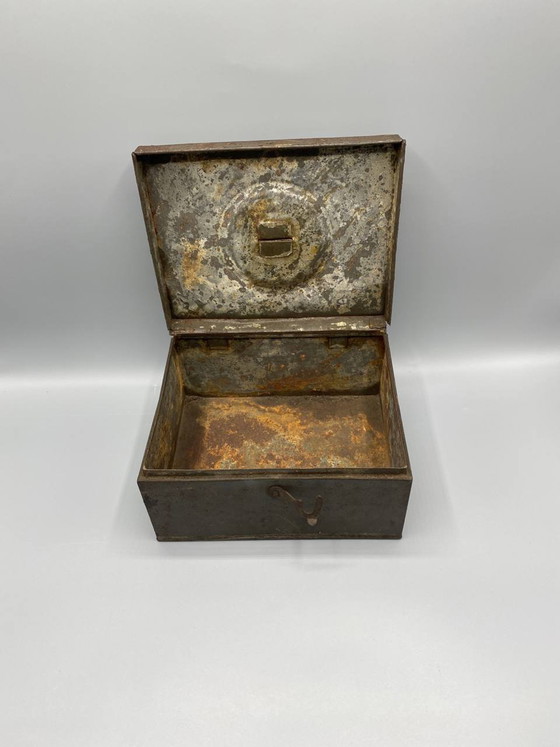 Antike Blechdose mit Deckel – Hebering – Dekorative Objekte (photo 3 of 4)
