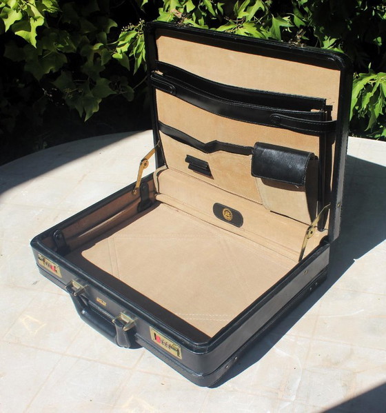 Vintage Briefcase From The Antler Brand – Laptop bags, Leather, Metal (photo 9 of 10)