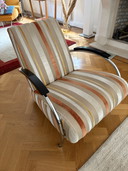 2 fauteuils Gelderland Lotus 5470 par Jan Des Bouvrie. Rembourrage par Designers' Guild.