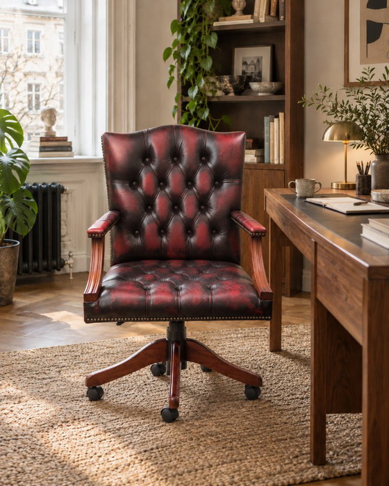 Fauteuil de Capitaine Vintage en Cuir Oxblood par Centurion Furniture PLC – Chaises de bureau, Leather, Wood (photo 2 of 7)