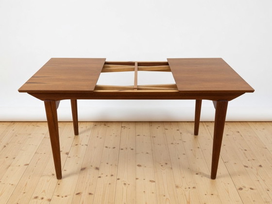 Image 1 of Deense teakhouten eettafel uit de jaren 60 van Ærthøj Jensen + Mølholm, jaren 60.