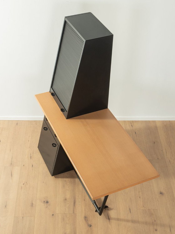 Image 1 of Bureau postmoderne, interlübke