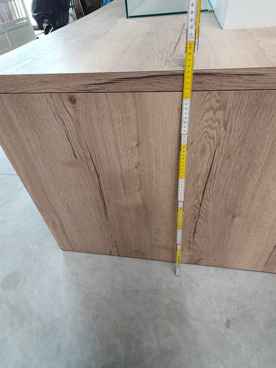 Image 1 of Elegante mostrador con iluminación LED