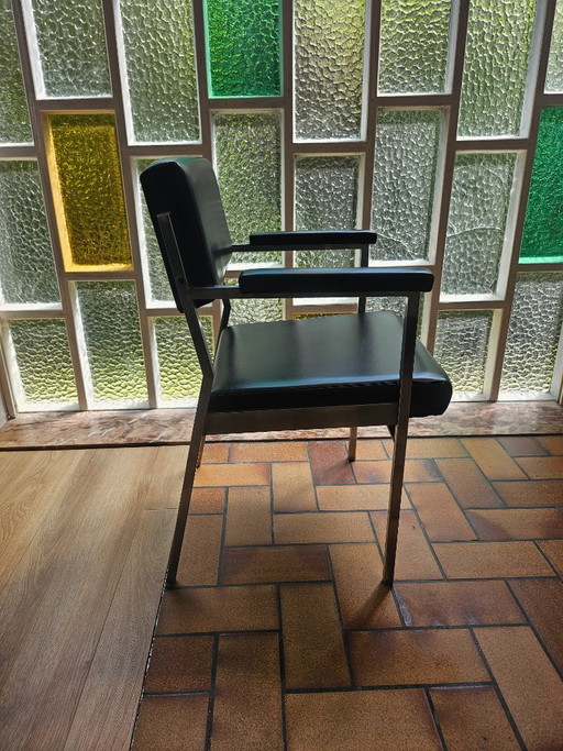 Sleek vintage design chair with armrests – 1970s