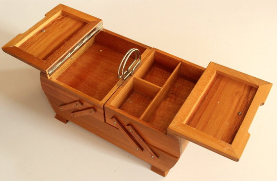 Image 1 of Kleiner Nähkasten 50er/60er Jahre aufklappbar - Vintage