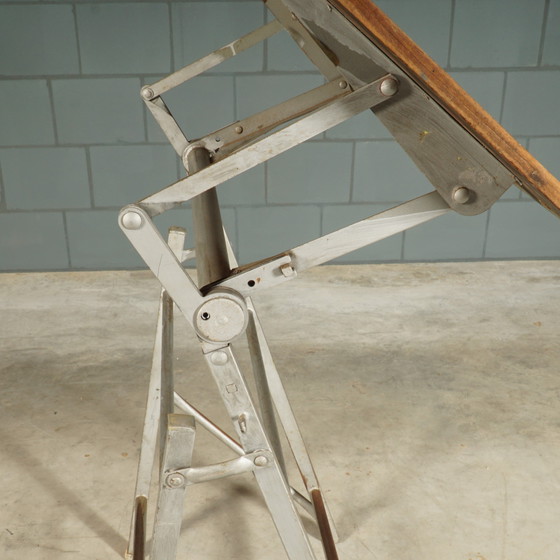 Image 1 of Table à dessin industrielle vintage / table d'architecte - 1950s