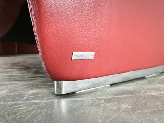 Image 1 of Divanotti Italienisches freistehendes Zweisitzer-Sofa aus rotem Leder