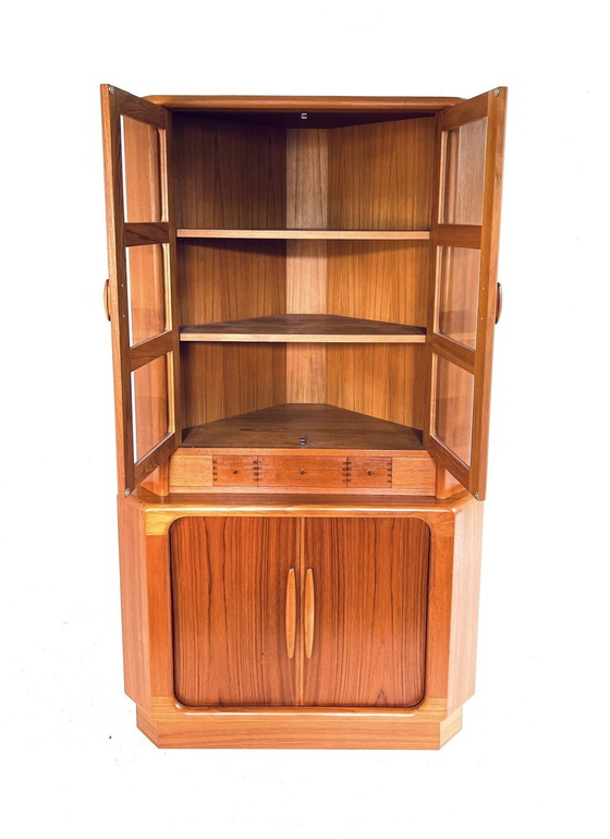 Image 1 of Vitrine d'angle vintage en teck, Dyrlund '70s