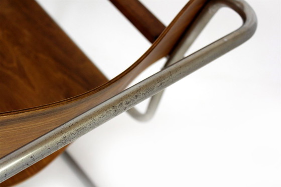 Image 1 of Gerestaureerde Bauhaus B34 cantileverstoel van multiplex en chroom, ontworpen door Marcel Breuer, begin jaren 30.