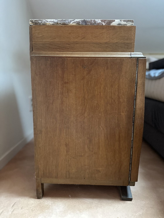 Image 1 of Origineel houten art deco nachtkastje voorzien van marmeren blad