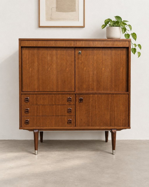 Armarios de almacenamiento Mid Century Modern en madera