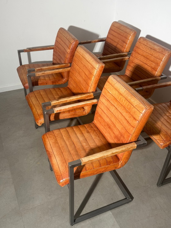 Ensemble de 6 fauteuils cantilever vintage en cuir cognac (photo 2 of 6)