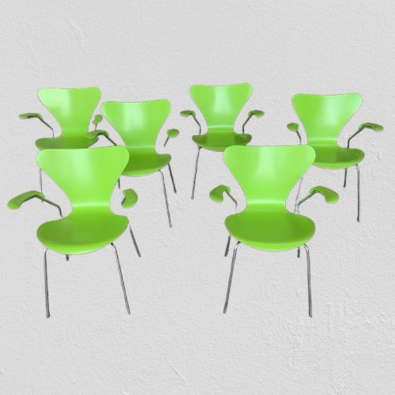 Image 1 of Series 7 3207 Armchairs By Arne Jacobsen For Fritz Hansen