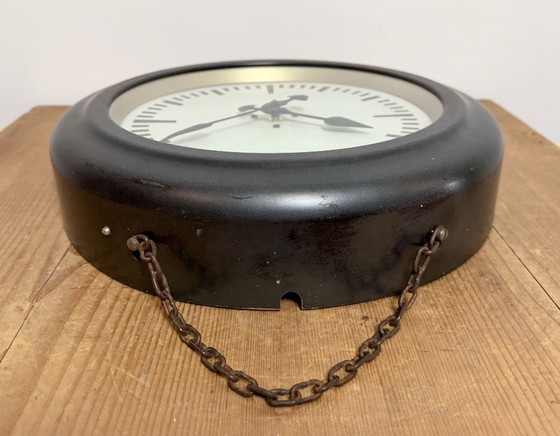 Image 1 of Reloj de pared industrial negro de Siemens, década de 1930.