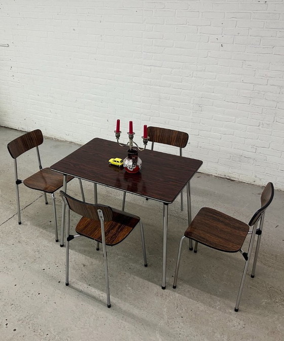 Image 1 of Table vintage en Formica avec chaises