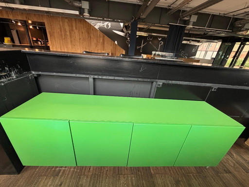 Aparador de 4 puertas verde brillante