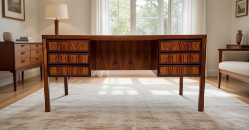 Bureau Gunni Omann modèle 77 en palissandre, années 1960.