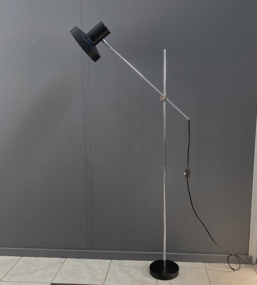 Lámpara de pie metálica de J. Hoogervorst para Anvia Países Bajos – vloerlampen, Metal, Chrome (photo 2 of 15)