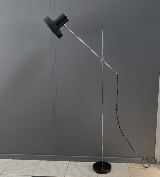 Lámpara de pie metálica de J. Hoogervorst para Anvia Países Bajos – Lámparas de pie, Metal, Chrome (photo 2 of 15)