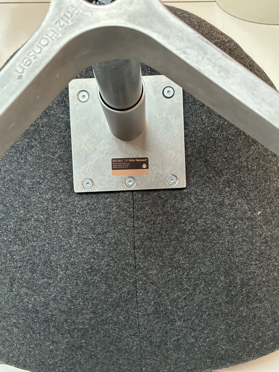 Image 1 of Swan armchair by Arne Jacobsen by Fritz Hansen