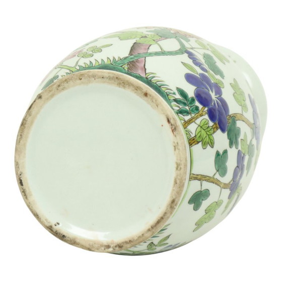 Image 1 of Florero de porcelana china Famille Rose