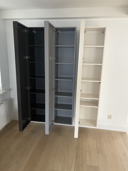 3 strakke wandkasten