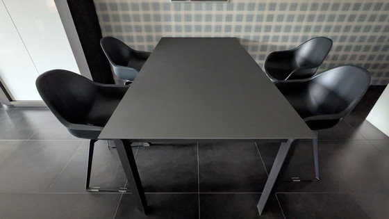 Montel Table with 4 Eames Bucket Chairs – Dining set, Metal (photo 8 of 15)