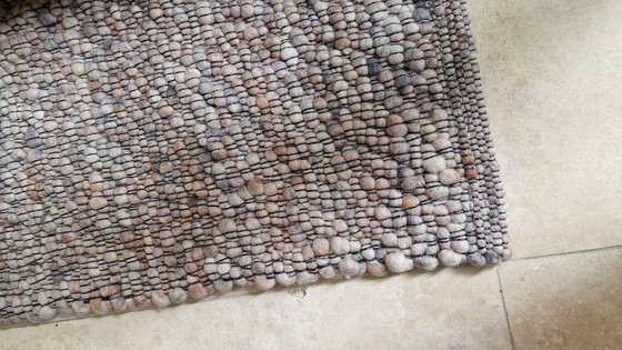 Image 1 of Rug Perletta Gravel Oyster 472 250 X 450