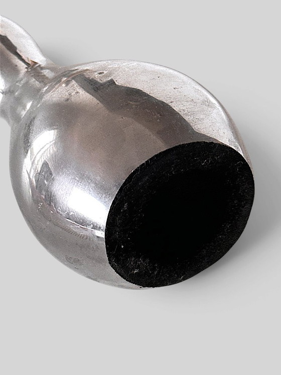 Vase bouton en métal argenté vintage – Aluminium (photo 8 of 8)