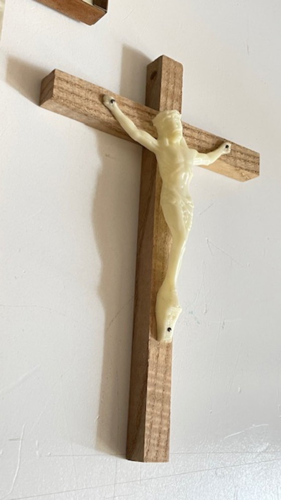 Paire Crucifix Vintage – Décorations murales, Plastic, Metal (photo 10 of 17)
