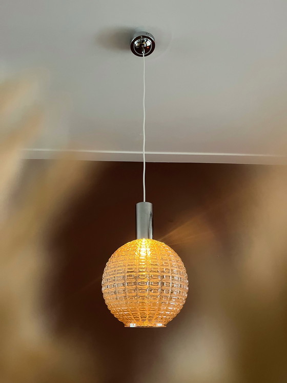 Image 1 of Lampada a sospensione Globe di metà secolo