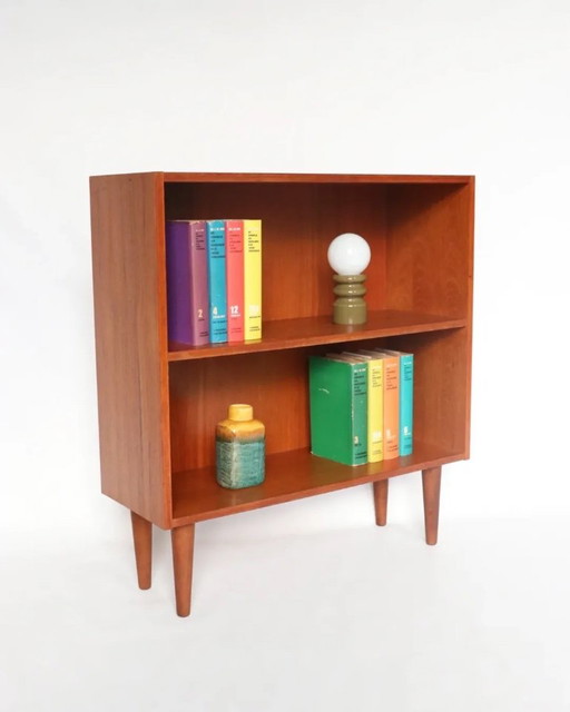 Librería vintage de teca, diseño danés, mueble retro