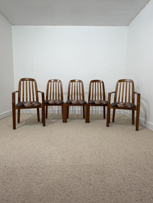Set of 2 Armchairs and 3 Dyrlund Dining Chairs