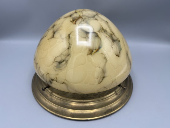 Image 1 of Vintage gemarmerde plafondlamp – elegantie in glas en messing