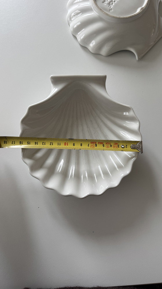 Image 1 of Two vintage Japanese shell bowls - white ceramic, 1960s