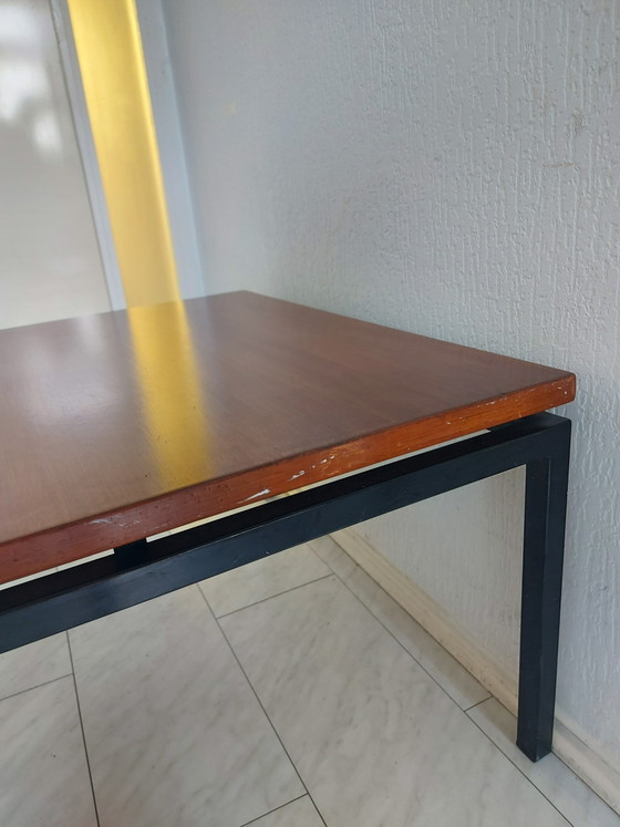 Image 1 of Tavolino da caffè vintage con struttura in metallo nero